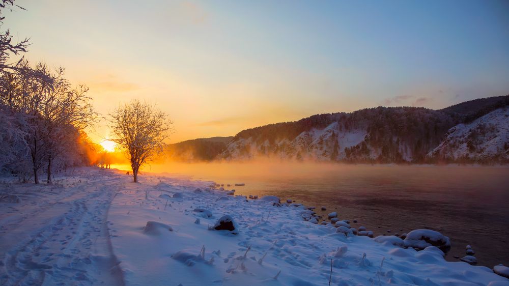 Золотой закат на Енисее