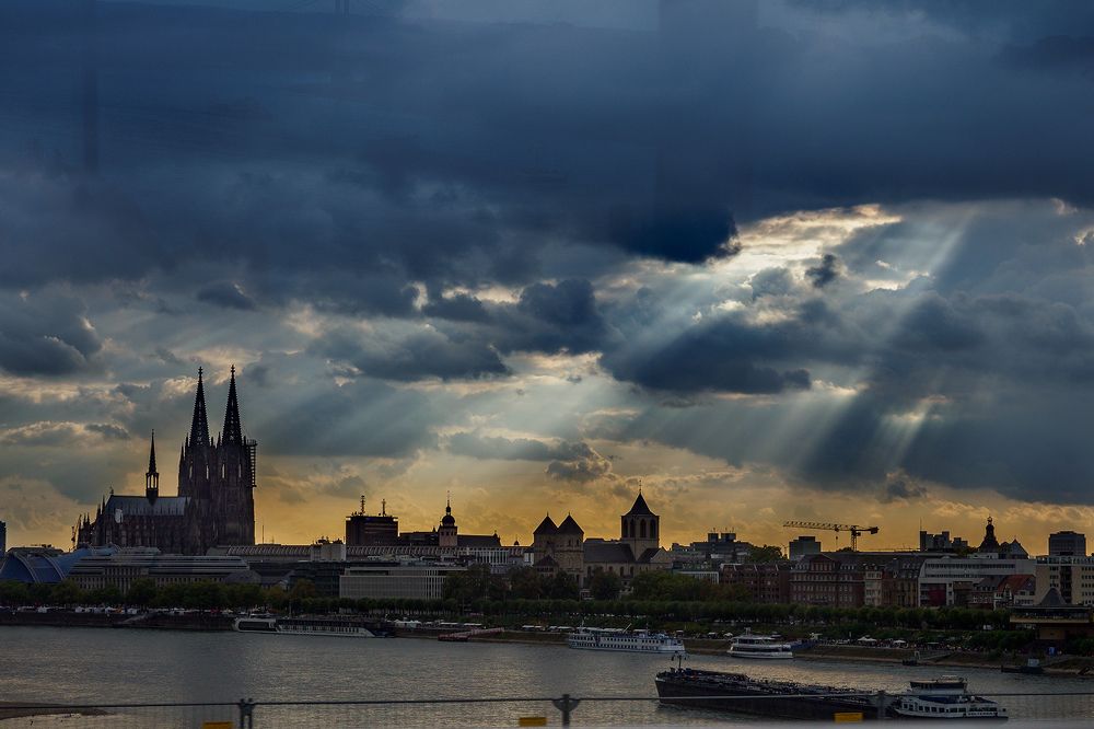 Кёльн Дом на Рейне