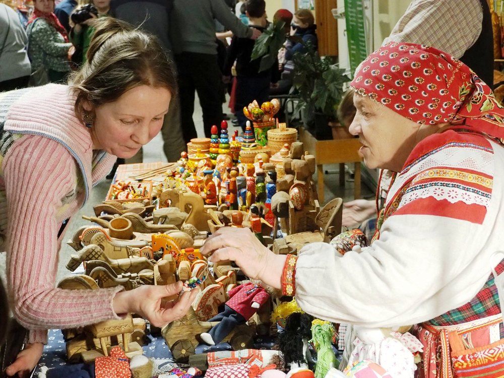 Смотрите, как играли в старину!