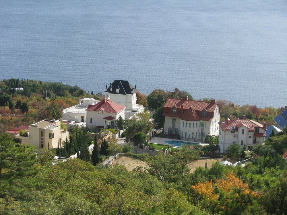 Коттеджи у моря