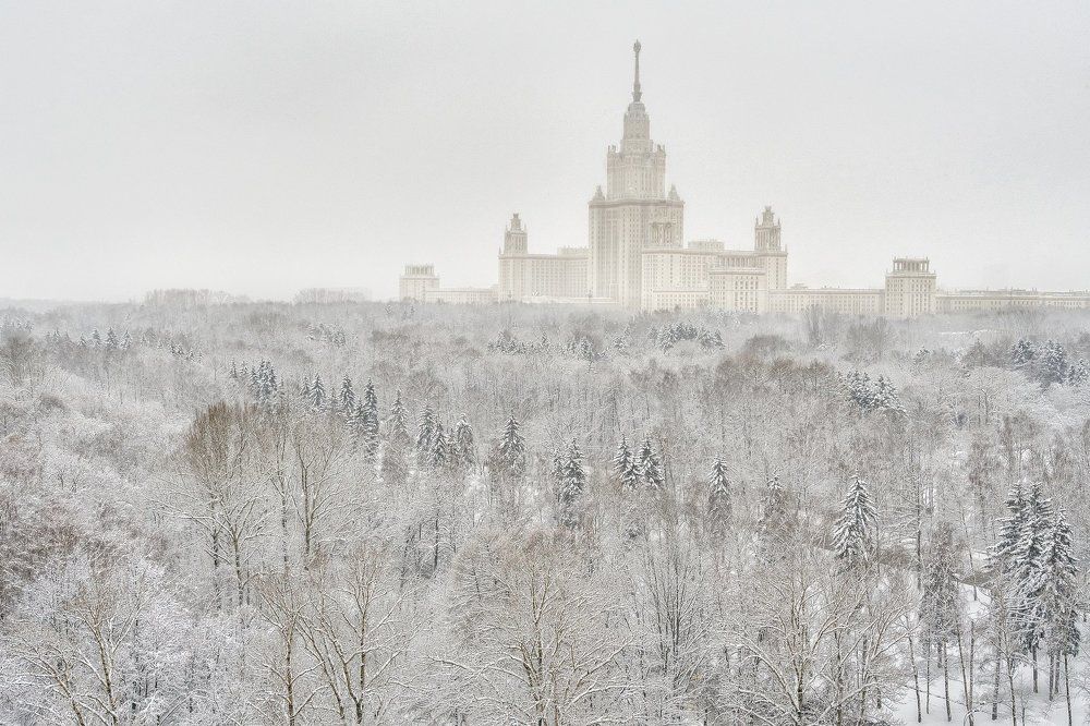 Снегопад в городе.