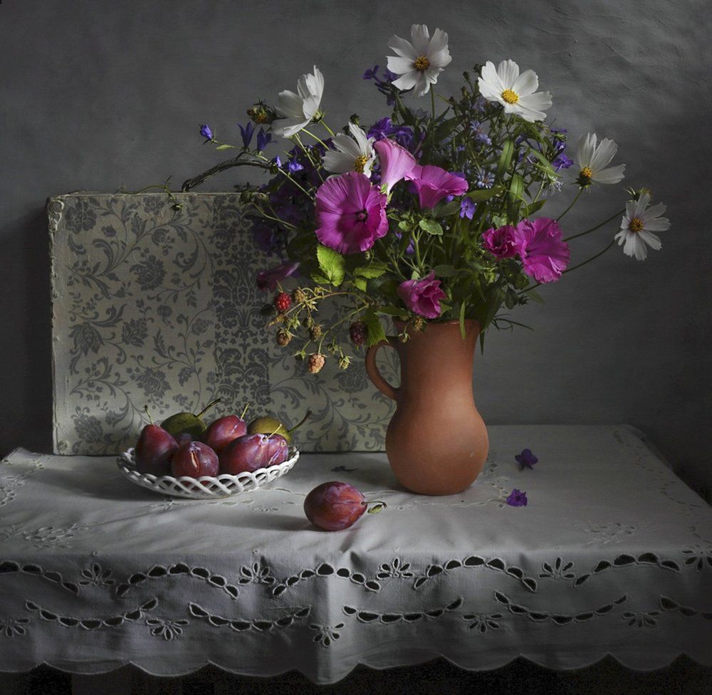 Летний с мальвой и сливой.