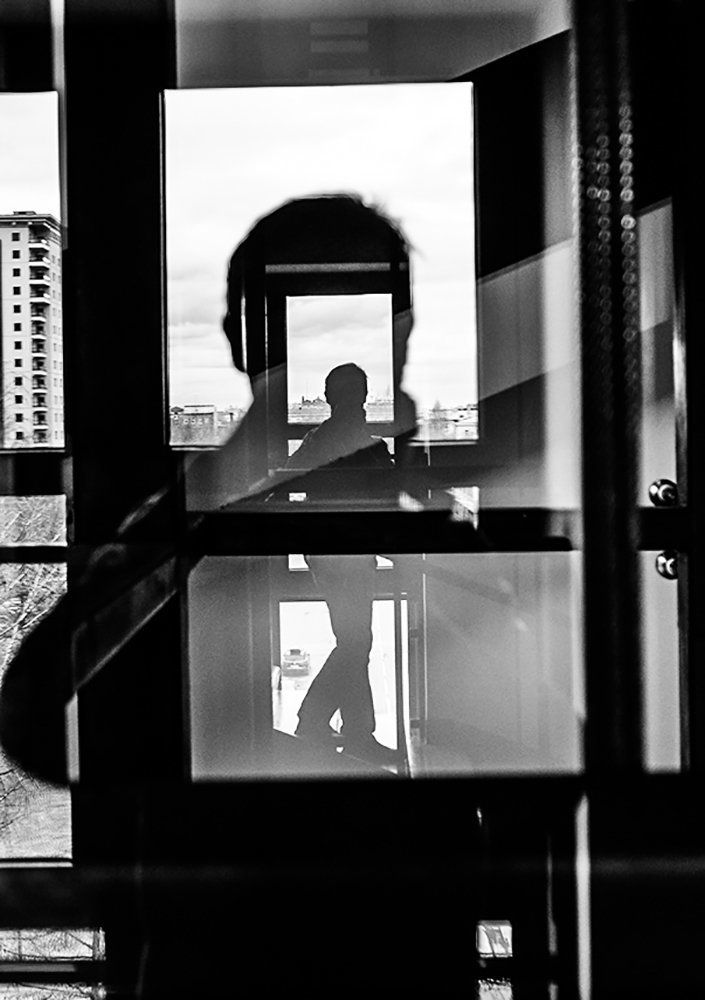 Автопортрет в лифте