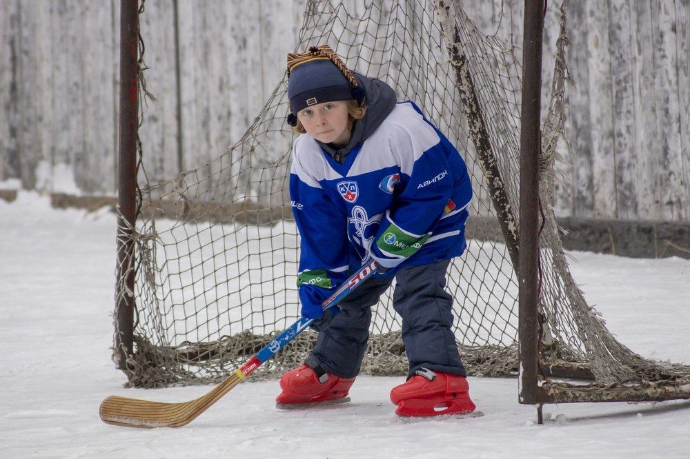 Дворовый хоккей