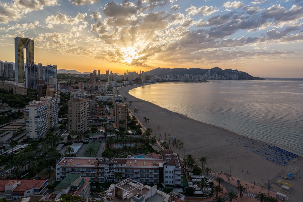 Рассвет в курортном городе