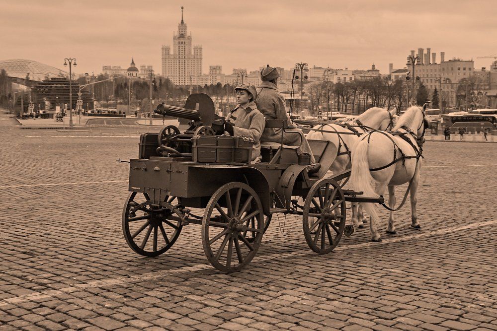 Марш, посвященный 76-летию парада Красной армии 1941 года.