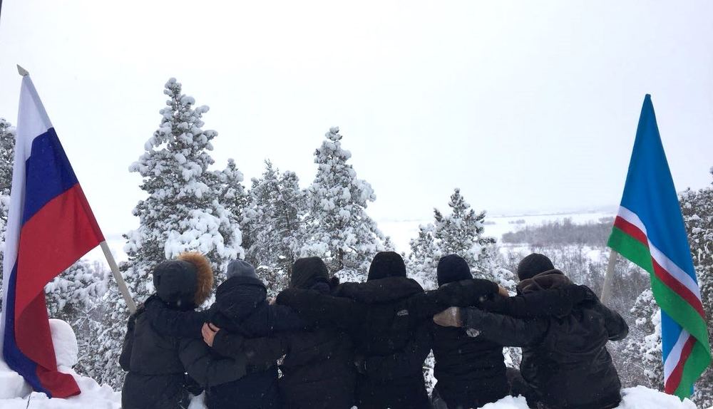 Дружба... На сопке.