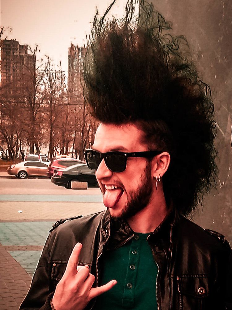 На приколе.