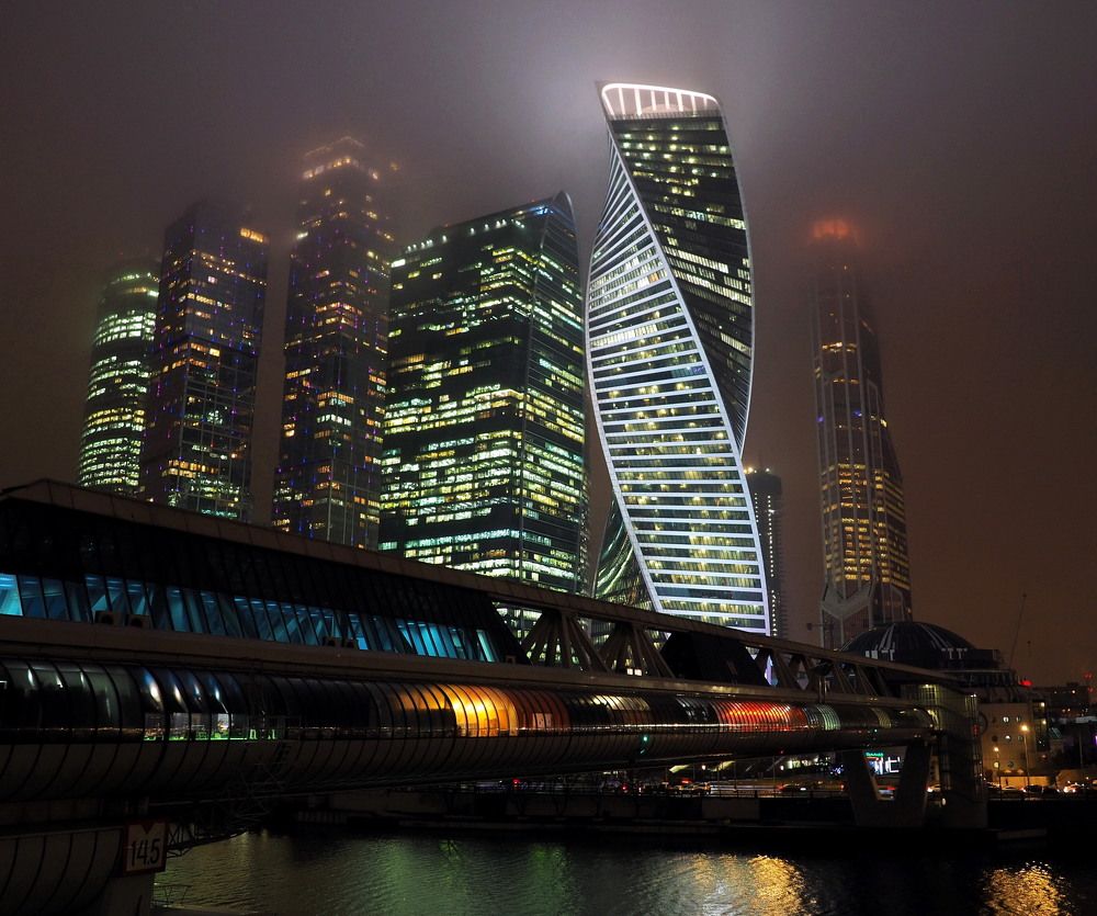 Туманный вечер в Сити