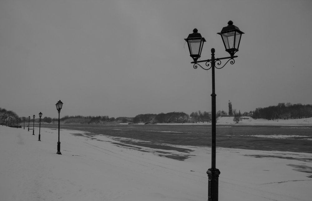 Lamp posts along the quay