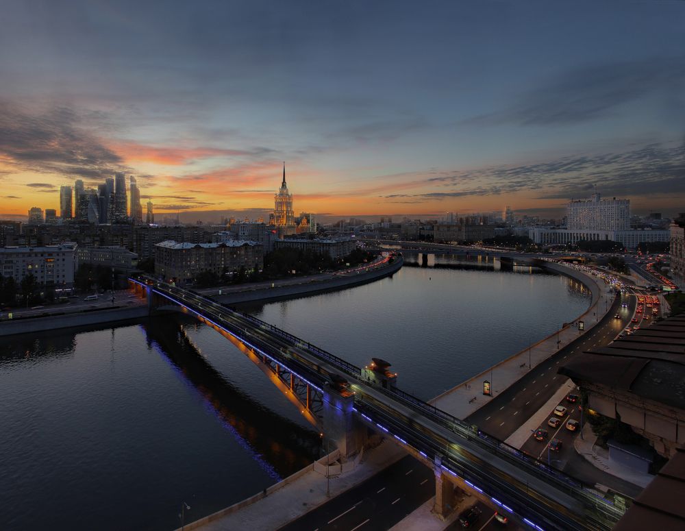 Последний тёплый осенний закат