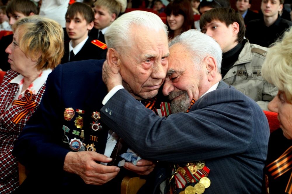 Встреча однополчан .