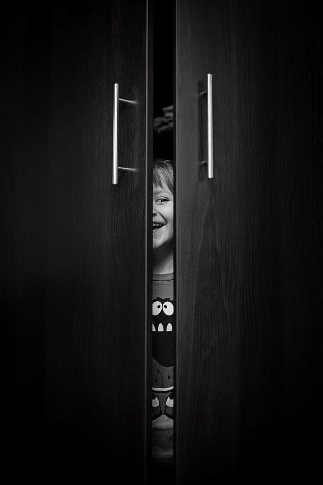 монстрик в шкафу)