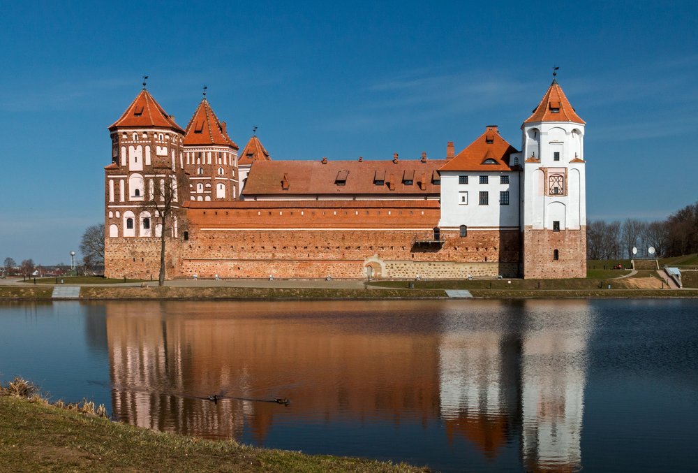 Ми́рский за́мок