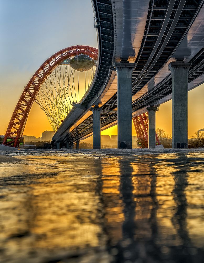 Живописный мост. На закате.