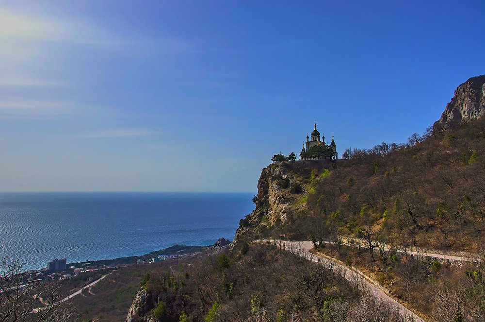 Храм на скале