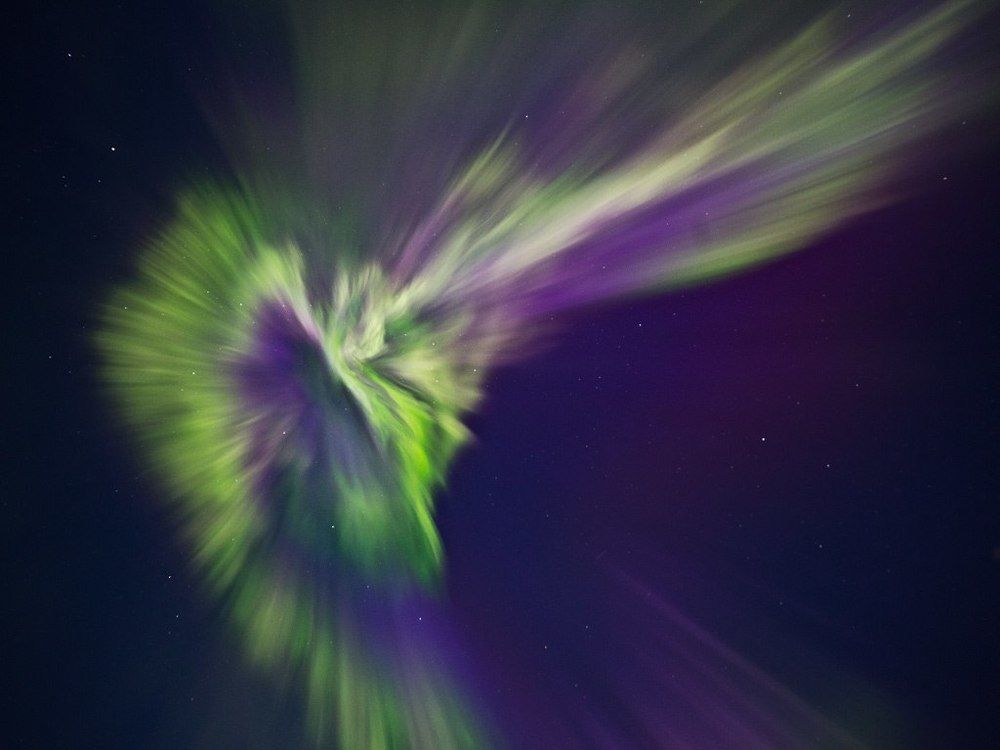 Ещё один снимок полярного сияния класса Х 9.3 Корона