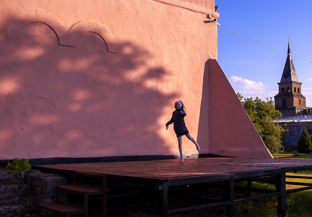 танцевально...