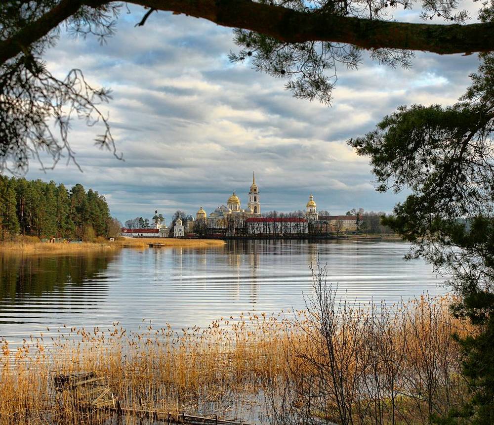 Озеро Селигер и монастырь Нилова Пустынь