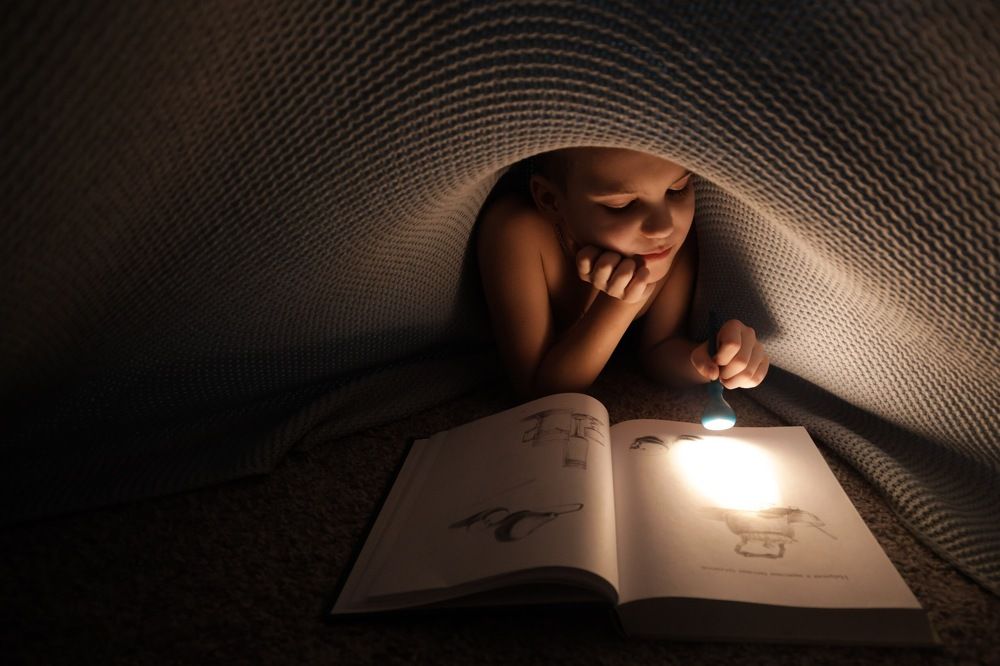 Под одеялом