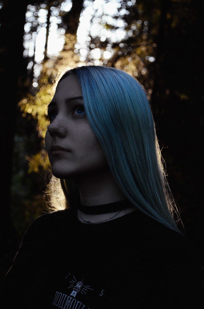 В дремучем лесу блуждают ангелы.