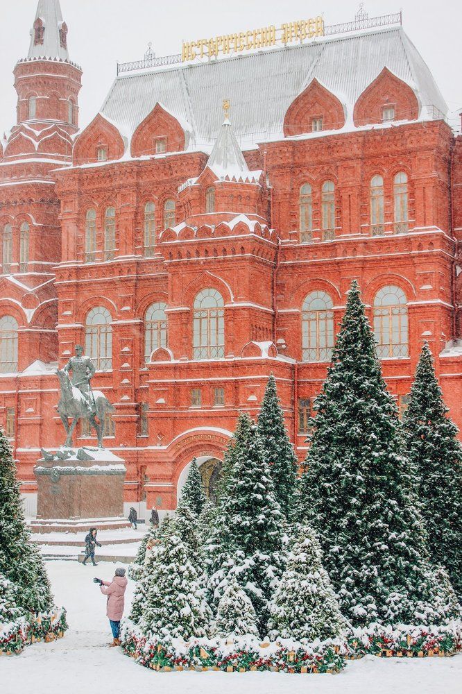 Заснеженная Москва