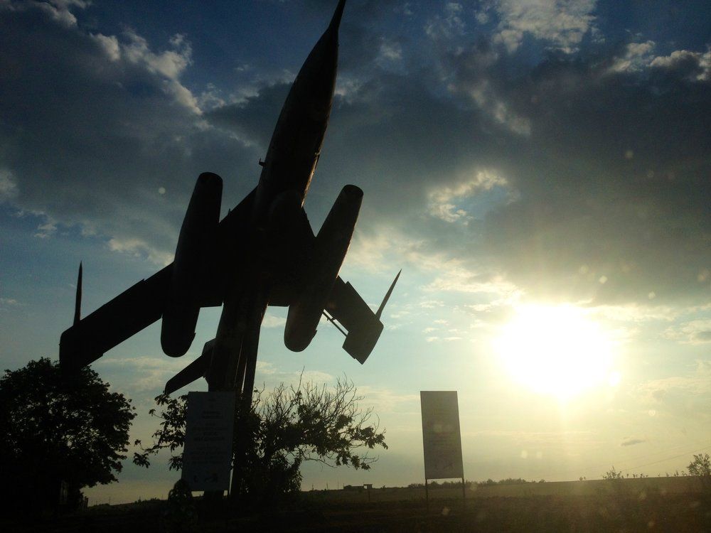 Мирного неба)