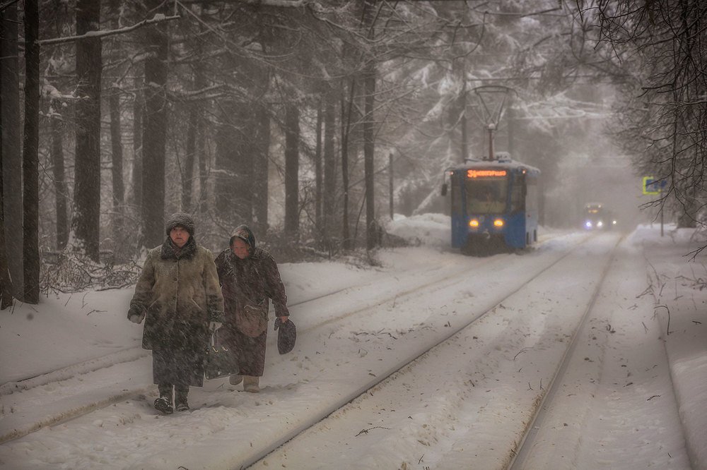 Всем тяжело