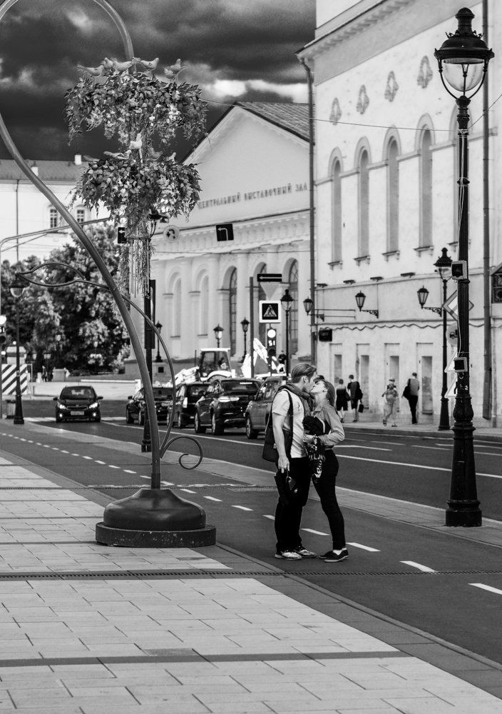 Проявление любви на велосипедной дорожке