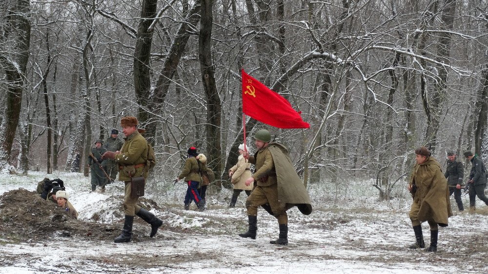 В лесу прифронтовом,,,