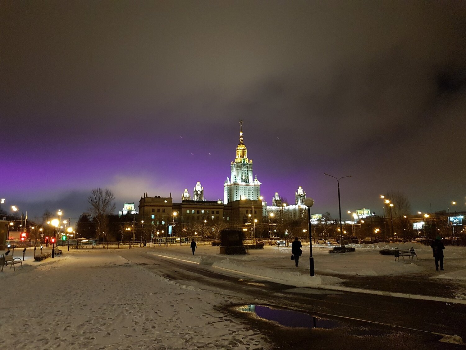 МГУ в северном сиянии