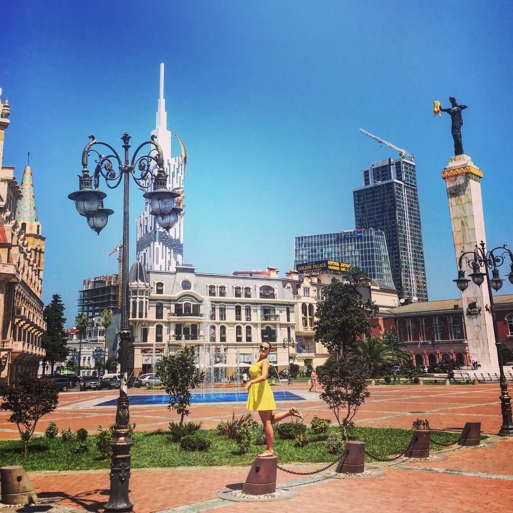 Алиса в Зазеркалье.