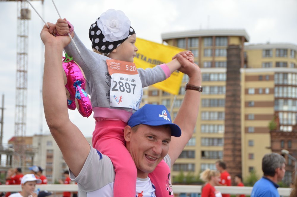 У папы на плечах