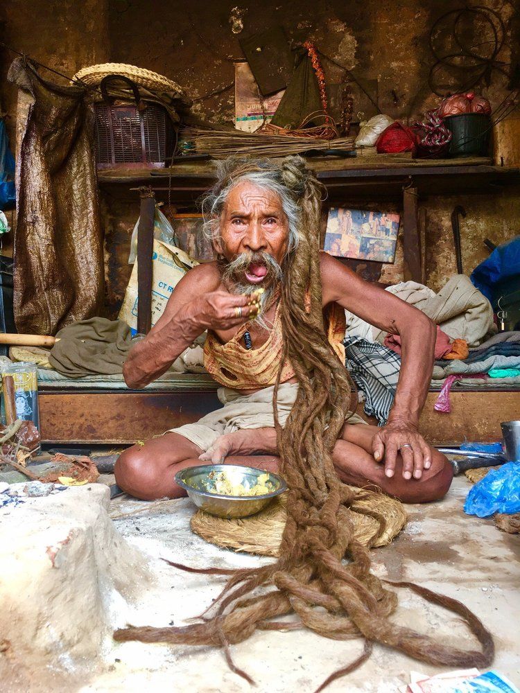 Несвятой святой