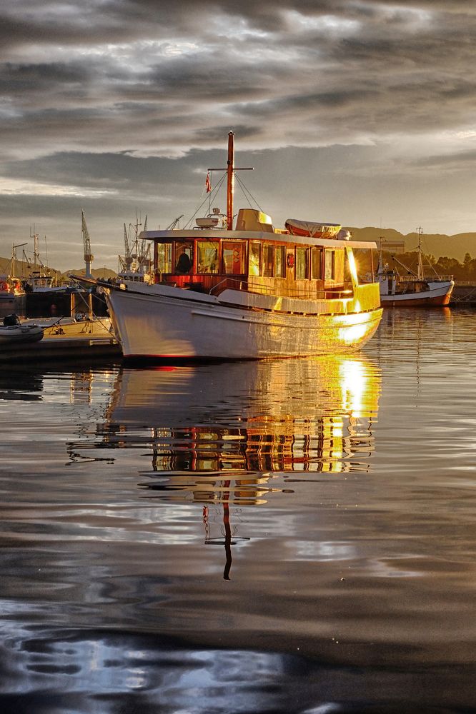 Золотой Корабль.