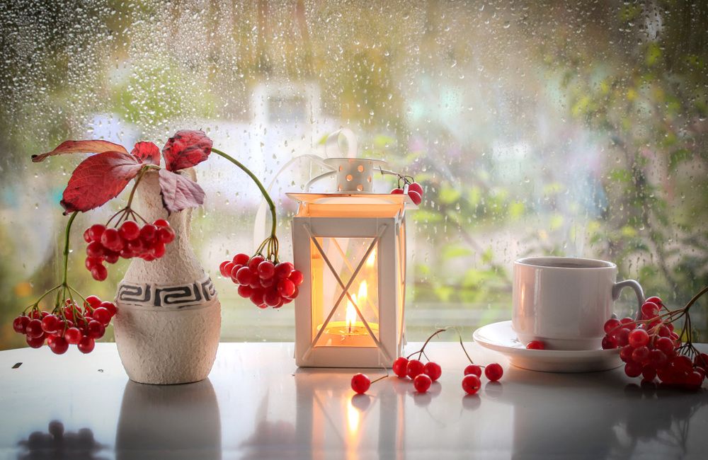 В осенний денек горит огонек