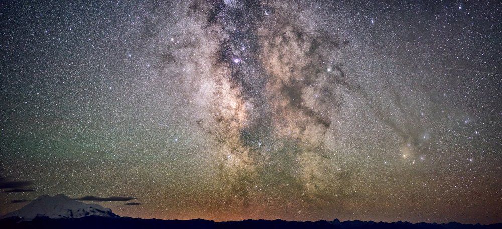 Млечный Путь и Эльбрус