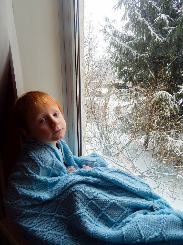 Смотрит солнышко в окошко