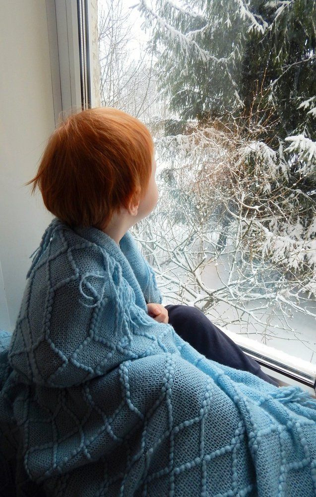 Смотрит солнышко в окошко