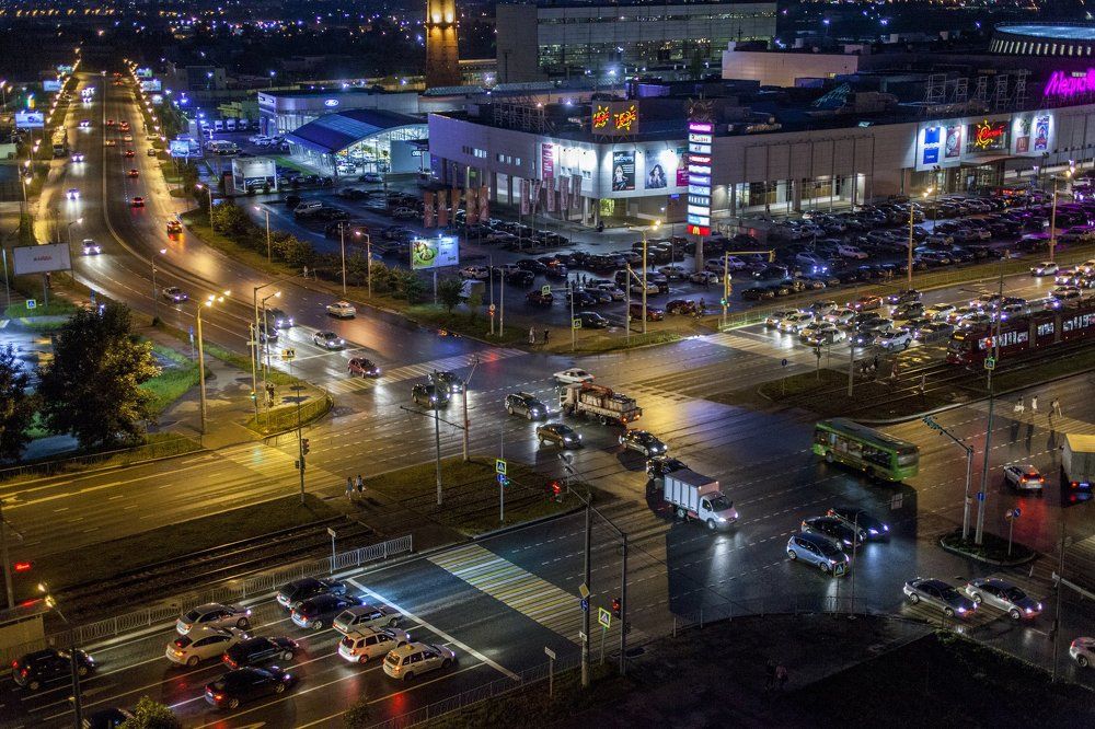 Вечерний город