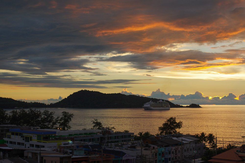 Ночной Патонг.