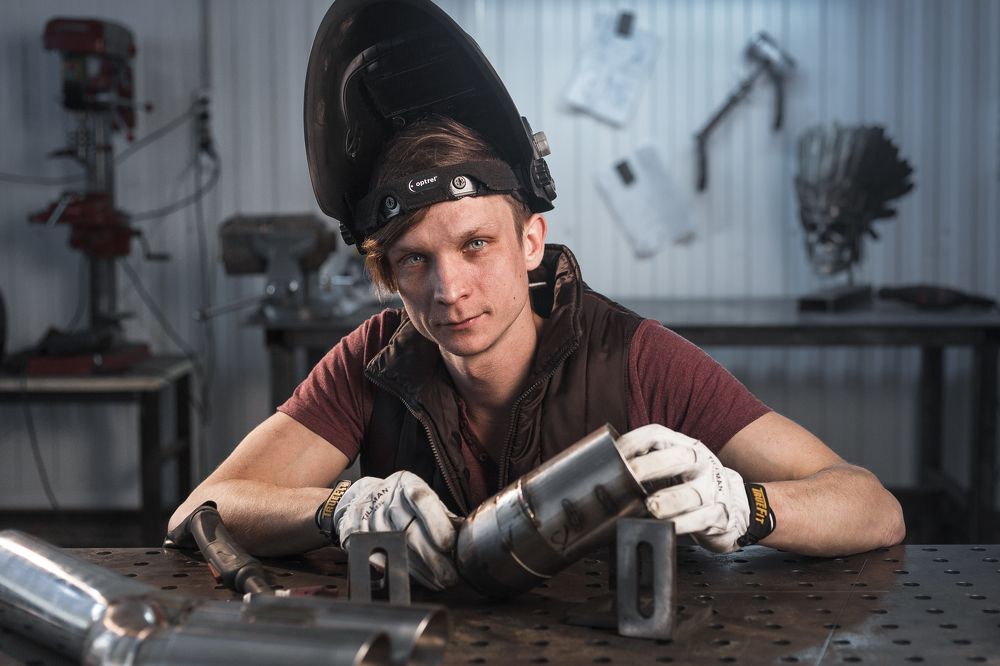 Молодой сварщик