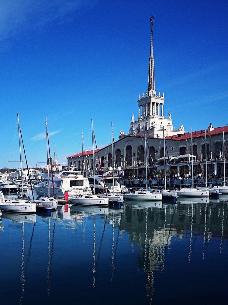 Голубое море, голубое небо