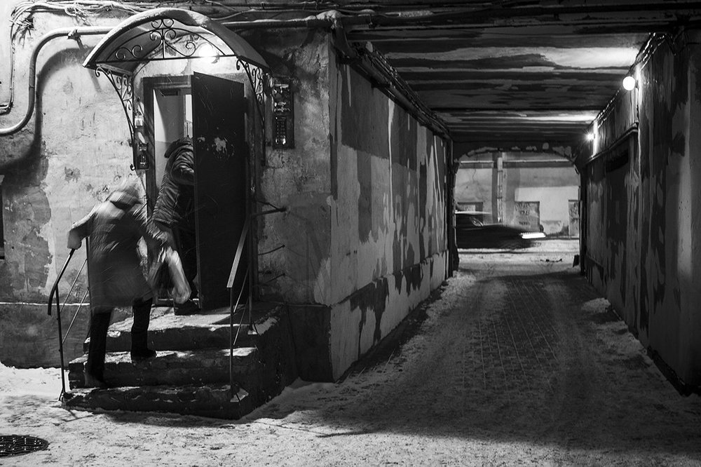 моя смерть ездит в чёрной машине...