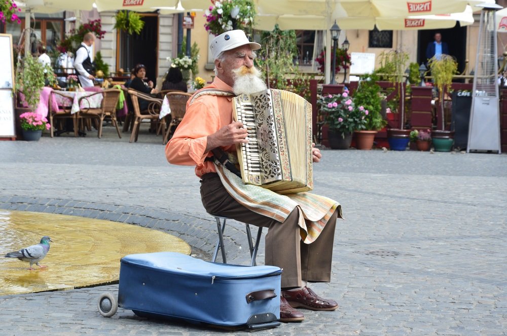 Уличный музыкант