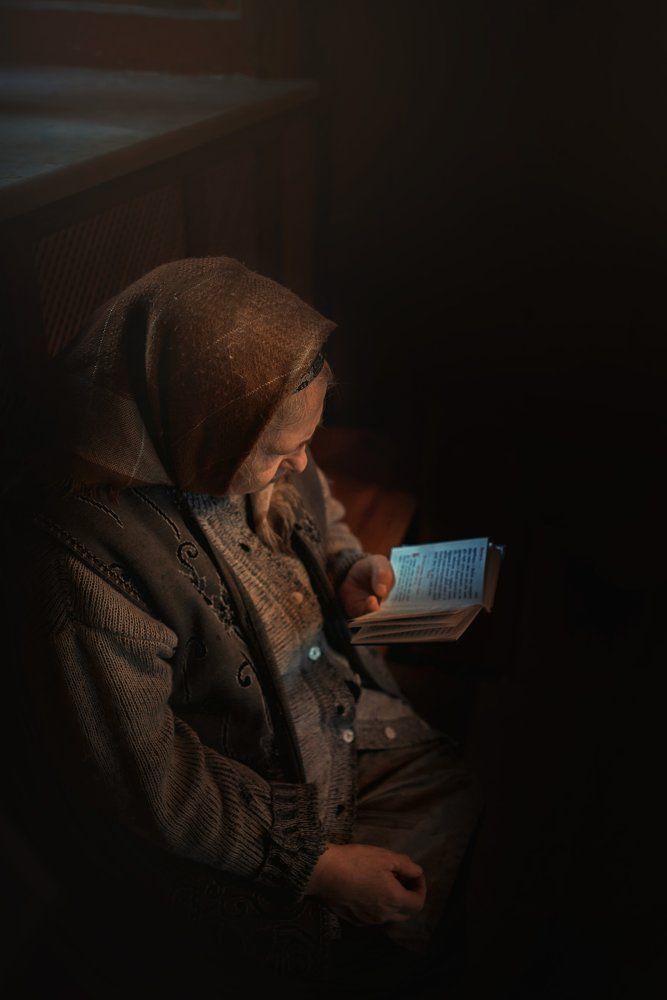 Бабушка в Храме