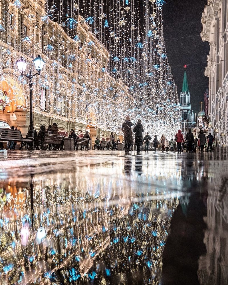 Зазеркалье на Никольской улице