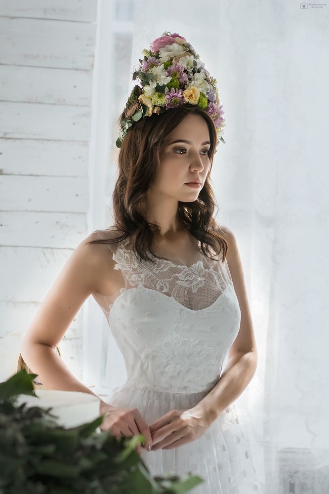 Невеста с цветовой короной