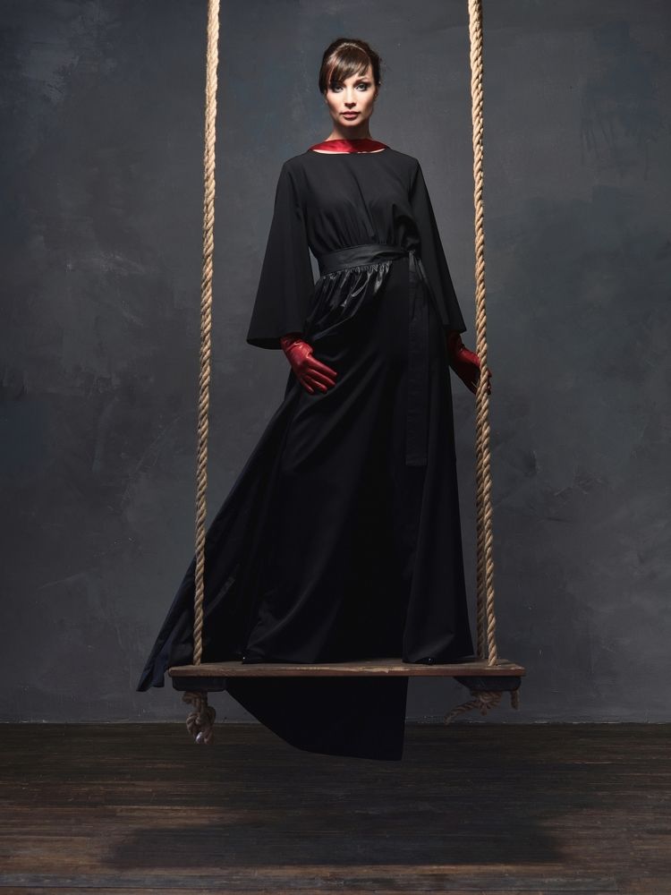 Наталья в черном.