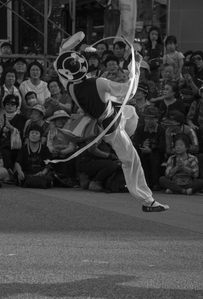 Танец с лентами: Красота и легкость